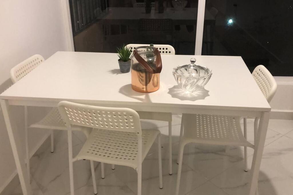 Appartement Center De Gueliz Avec Piscine Marrakesh Eksteriør billede